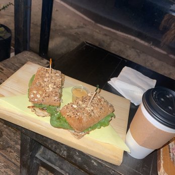 Café Aquamarino - Chicken pesto - Sandwiches Near Me - Tijuana, BCN Café Aquamarino - Chicken pesto - Sandwiches Near Me - Tijuana, BCN