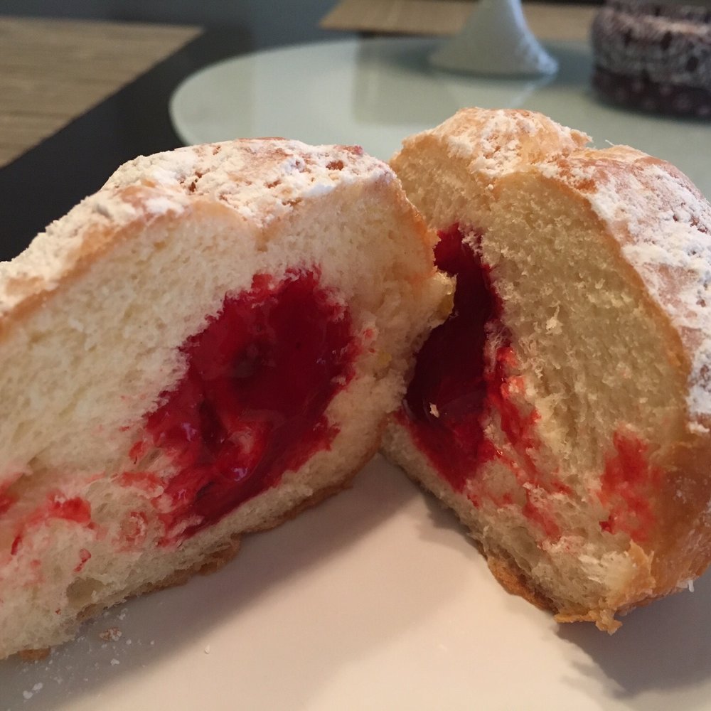 New Palace Bakery - Strawberry Paczki - Bakeries Near Me - Hamtramck, Michigan New Palace Bakery - Strawberry Paczki - Bakeries Near Me - Hamtramck, Michigan
