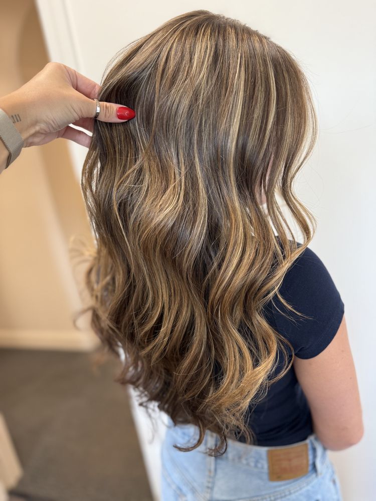 Salon Bella Gina Logo