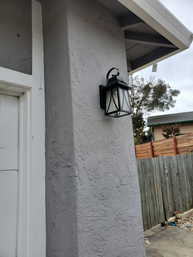 Slide of Local Electricians