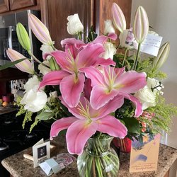 Fiesta - This is what my mother n law received, not fully bloomed, but still large FULL bouquet.
