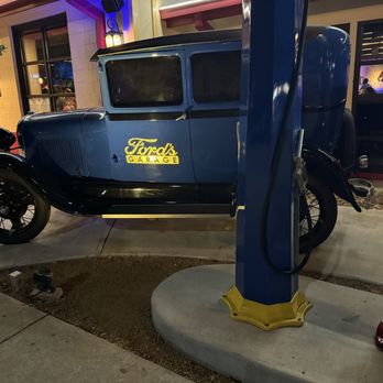Ford's Garage Plano - Model T - Burgers Near Me - Plano, Texas Ford's Garage Plano - Model T - Burgers Near Me - Plano, Texas