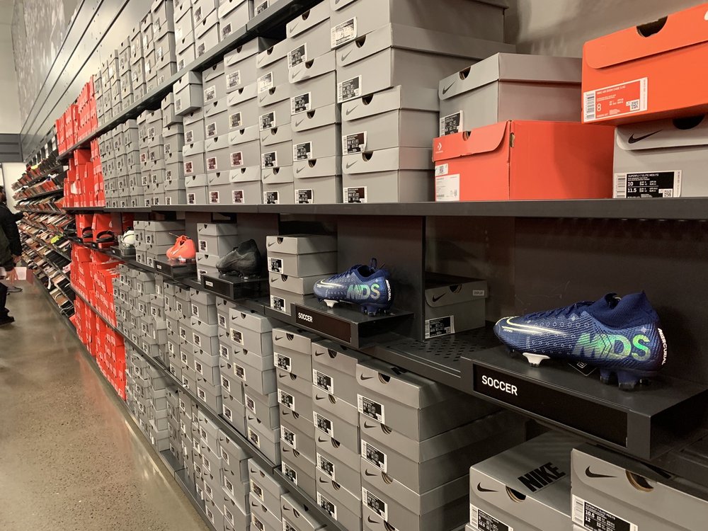 nike company store hours