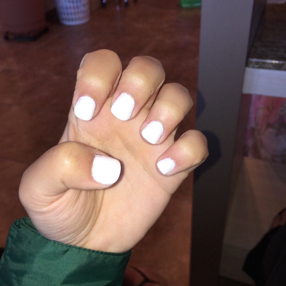 Tee Nails - Snow Flake-White No Chip. $30  Very clean and you will be happy w the results! - Nail Salons Near Me - Chicago, Illinois