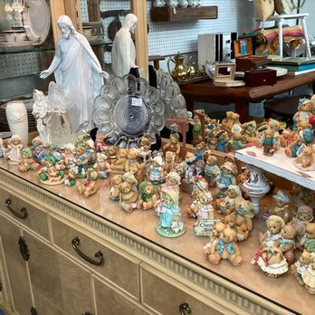 Robins Nest - Antiques Near Me - Loxley, Alabama Robins Nest - Antiques Near Me - Loxley, Alabama