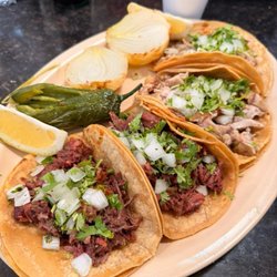 Colima's Carniceria & Taqueria - Los tacos estaban buenísimos. La carne tenía muchísimo sabor, estaba jugosa y bien servida,Definitivamente volvería por más.