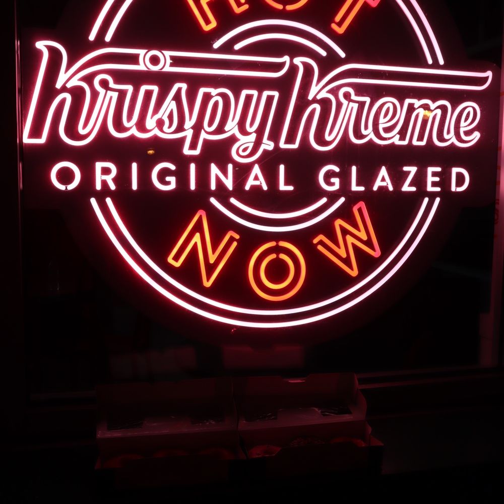 Krispy Kreme - Hot Sign ON - Coffee & Tea Near Me - Atlanta, Georgia