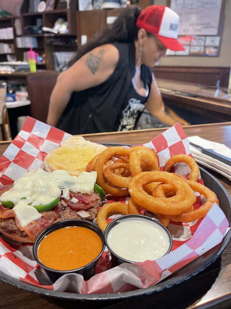 BROTHERS ON MAIN BAR & GRILL Updated September 2024 12 Photos 529