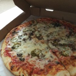 Country Lakes General Store - Best pizza ever.