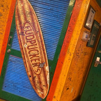 Fudpucker's - Waiting area - Seafood Near Me - Destin, Florida