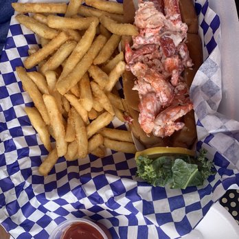 Lobster Pound - Lobster New England Roll - Seafood Markets Near Me - Bradenton, Florida Lobster Pound - Lobster New England Roll - Seafood Markets Near Me - Bradenton, Florida