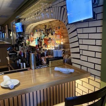 Chenzo's Italian Kitchen & Bar - Bar with style - Pizza Near Me - Haddam, Connecticut