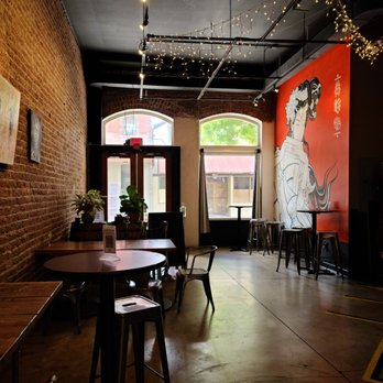Manifest - Great lighting - Coffee & Tea Near Me - Honolulu, Hawaii