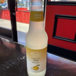 Moshi Sparkling Yuzu drink Moshi Sparkling Yuzu drink