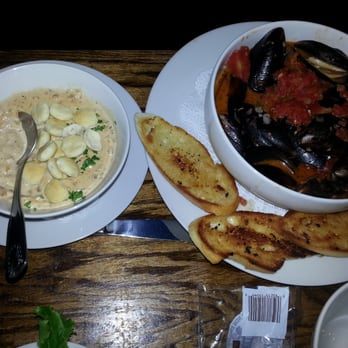 Hooked Seafood Restaurant - Seafood chowder and really bruschetta tasting yummy mussels with toast - Seafood Near Me - Manchester, New Hampshire