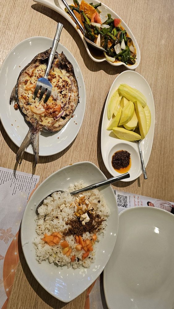 Mesa Filipino Moderne