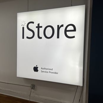 iStore - I think im in the right place... - Mobile Phone Repair Near Me - New York, New York