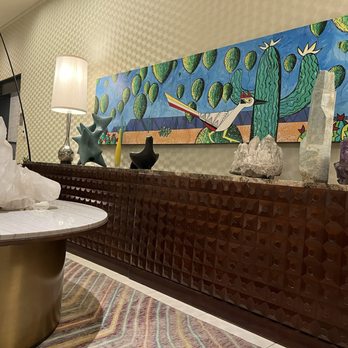 Mural Painting - Mural in hotel - Public Art Near Me - Chicago, Illinois