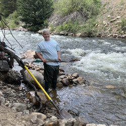 Goldstrike Colorado Gold Adventures - Digging for gold