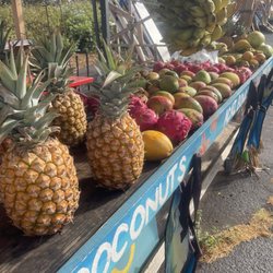 Paia Fruit & Farmstand - Pineapple anytime of the year!