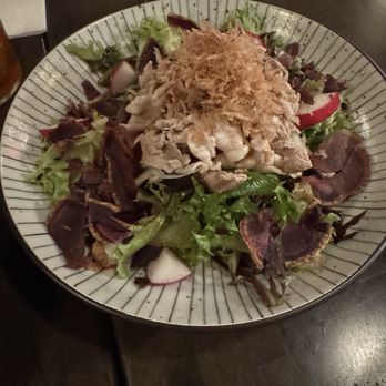Waikiki Shokudo - Pork belly salad - Izakaya Near Me - Honolulu, Hawaii