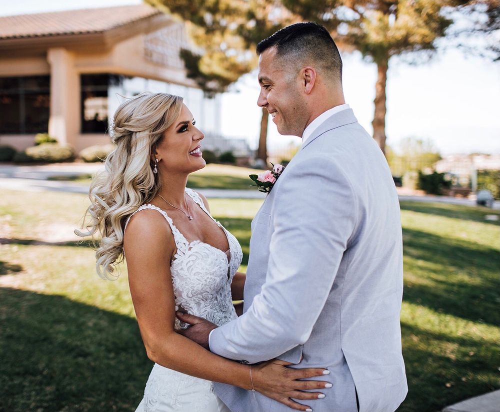 Nikki Bee Airbrush Tanning Logo