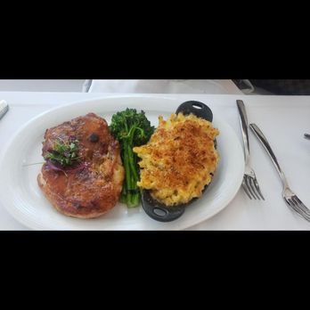 Vintner Grill - Crispy Chicken and Mac and cheese - New American Near Me - Las Vegas, Nevada Vintner Grill - Crispy Chicken and Mac and cheese - New American Near Me - Las Vegas, Nevada