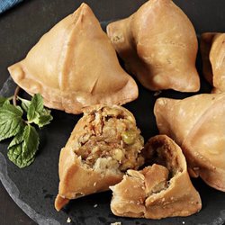 Time Food Mart - CHICKEN SAMOSA AND VEGGIE SAMOSA