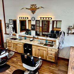 Wray's Barber Shop