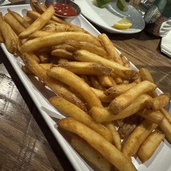 Up North Ale House - Fries Side - Pubs Near Me - Naperville, Illinois