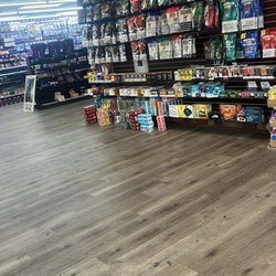 Super Tobacco & Vape - Store Front