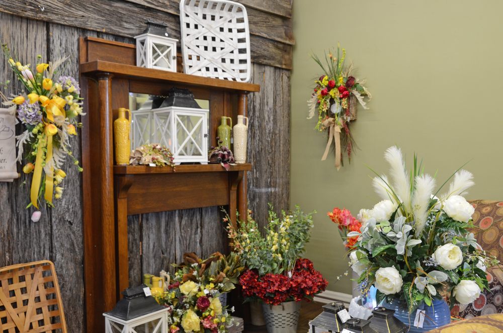 KATHRYN’S FLOWERS 13 Photos 114 Court Sq E, Covington, Tennessee