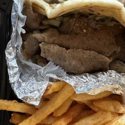 The Meat Revolution - Gyro with forgotten sauce