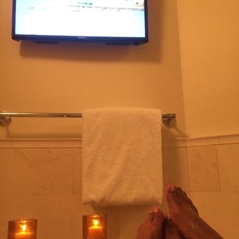 Auberge du Soleil - Romantic huge bathtub - Hotels Near Me - Rutherford, California Auberge du Soleil - Romantic huge bathtub - Hotels Near Me - Rutherford, California