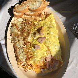 Cedar Creek Inn - Omelette.  Big and tasty.