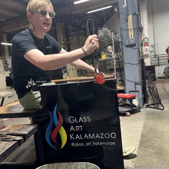 Glass Art Kalamazoo - Art Schools Near Me - Kalamazoo, Michigan Glass Art Kalamazoo - Art Schools Near Me - Kalamazoo, Michigan