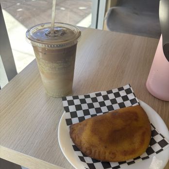 Cafe Warao - Pistachio Latte with Oatmilk, Chicken Empanada. - Breakfast & Brunch Near Me - Suisun City, California