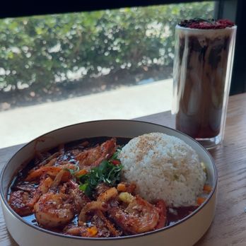 Escape 360 - Korean spicy shrimp and strawberry mocha - Cafes Near Me - McKinney, Texas
