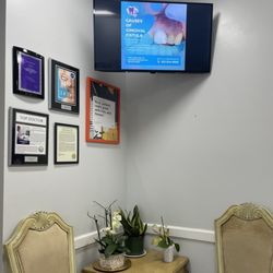 Smile With US - Waiting area