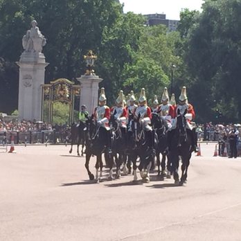 Buckingham Palace - Landmarks & Historical Buildings Near Me - London, XGL Buckingham Palace - Landmarks & Historical Buildings Near Me - London, XGL