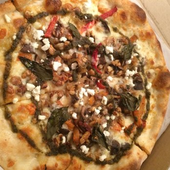 Alberello Pizzeria - Verde Noce [AWARD WINNING PIZZA] Pesto sauce, walnut, roasted peppers, oyster mushroom sautéed in garlic oil... - Italian Near Me - North Vancouver, British Columbia
