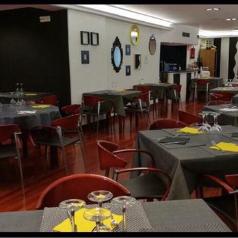 La Kazuela - Comedor del piso primero. - Basque Near Me - Getxo, BI La Kazuela - Comedor del piso primero. - Basque Near Me - Getxo, BI