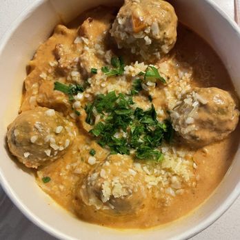 Wow Spaghetti - Fettuccini pasta with rose sauce and meatballs. Delicious! $15 - Fast Food Near Me - Westminster, California