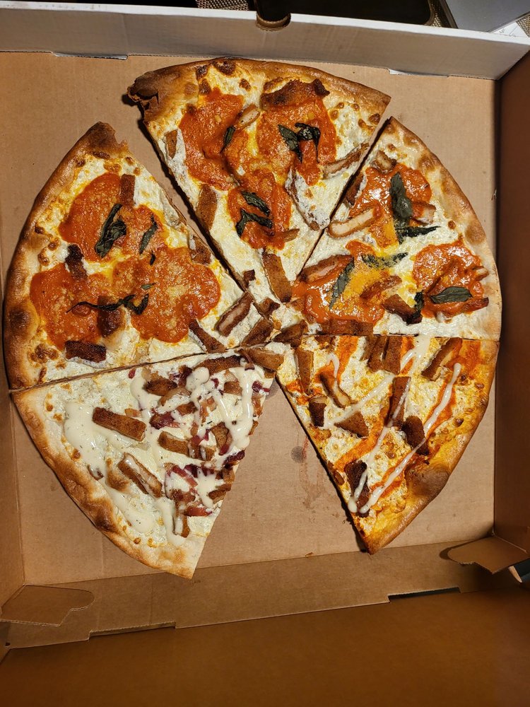 Food from Daniel's Pizzeria