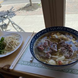 Comptoir Banh Mi - Tonkinoise beef soup