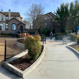 2-5yo area on left, bigger kids area on the right 2-5yo area on left, bigger kids area on the right