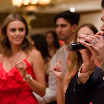 ClassyFun DJ Entertainment - Coordinating the Bouquet Toss - DJs Near Me ClassyFun DJ Entertainment - Coordinating the Bouquet Toss - DJs Near Me