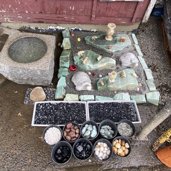 Oregon Decorative Rock - Displays with a basin - Nurseries & Gardening Near Me - Portland, Oregon Oregon Decorative Rock - Displays with a basin - Nurseries & Gardening Near Me - Portland, Oregon
