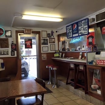 Johnnie's Drive In - Barbeque Near Me - Tupelo, Mississippi Johnnie's Drive In - Barbeque Near Me - Tupelo, Mississippi