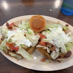 Maya Restaurant - Sopes con pollo